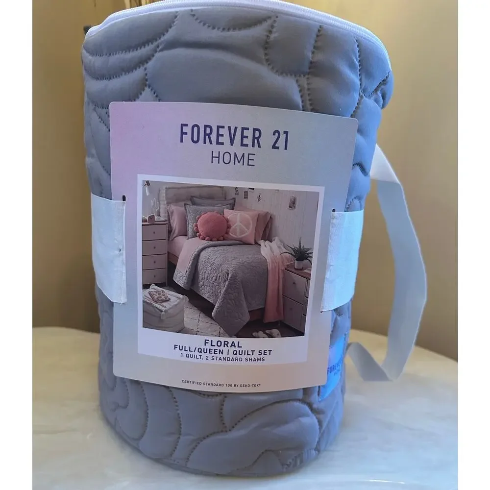 Forever 21 Floral Quilt Set Full/ Queen Quilt